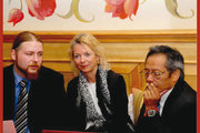 Cordula Schaefer i dr Tsering Palden Taksham oraz tłumacz Piotr Ochocki (z lewej)