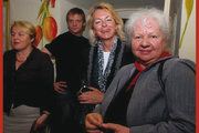 Prof. Iwona Wawer, a za nią Cordula Schaefer i Magdalena Brzosko