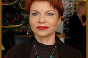 A tu już widzimy, jak makijaż uwydatnił piękno oczu i ust
