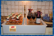 Świątecznie udekorowane galaretki pastelowe z Wodzisławia i nieodłączne wino